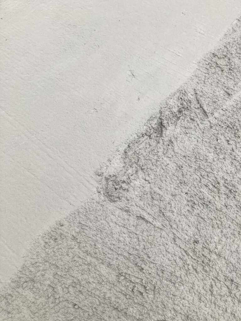 Nachbehandlung der Betonage, Betonverteiler, Betonpatsche